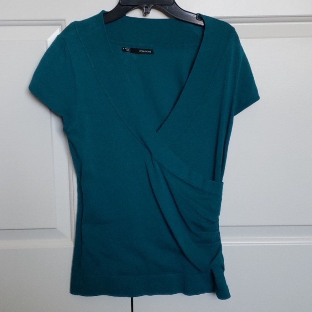 Maurices Pre-Owned Knit Top. Size Small